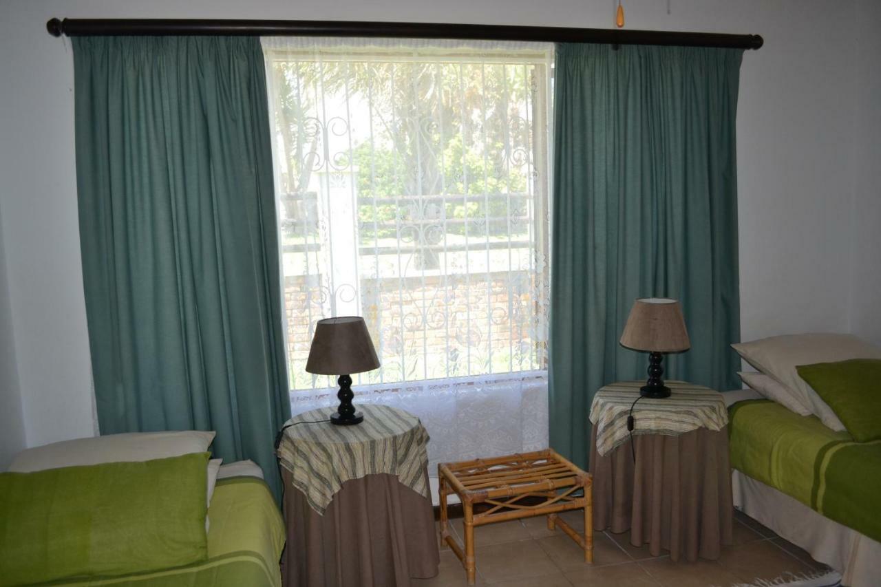 Crowned Crane Hotel Gonubie Buitenkant foto