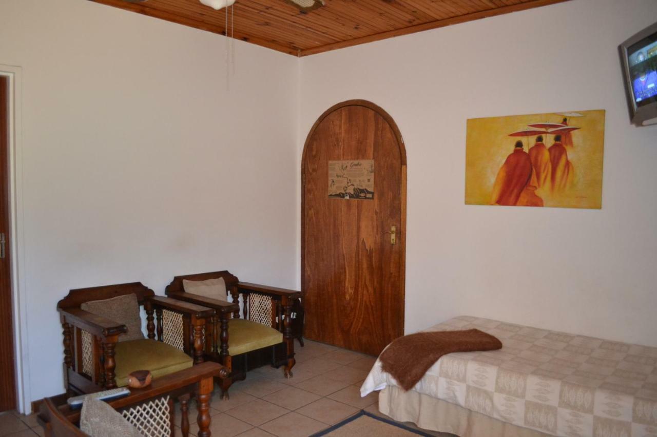 Crowned Crane Hotel Gonubie Buitenkant foto