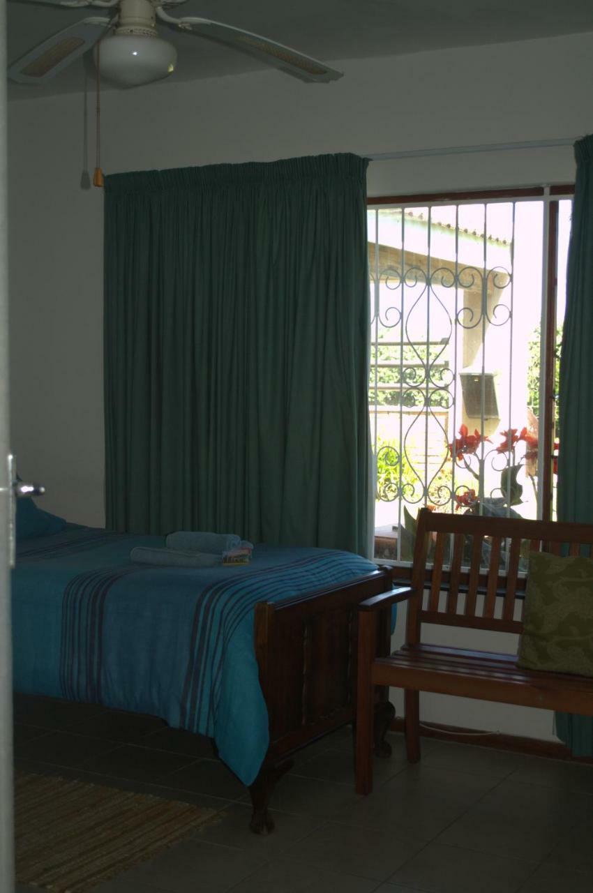 Crowned Crane Hotel Gonubie Buitenkant foto