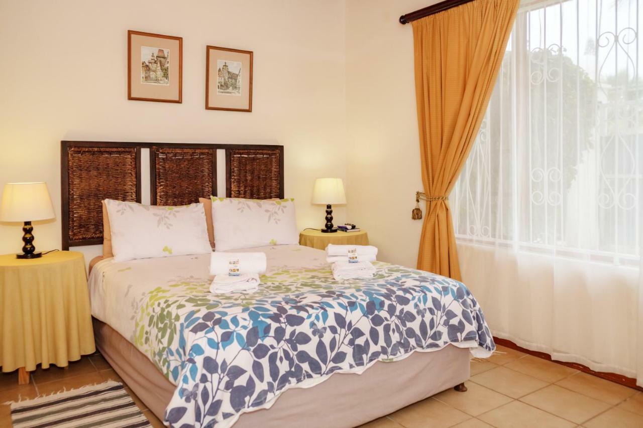 Crowned Crane Hotel Gonubie Buitenkant foto