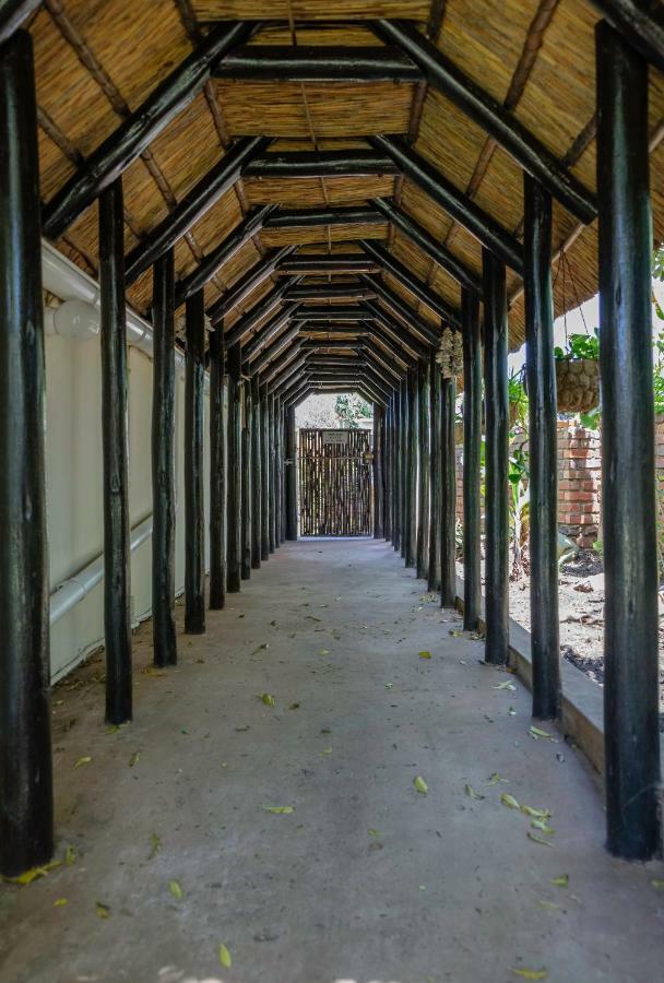 Crowned Crane Hotel Gonubie Buitenkant foto